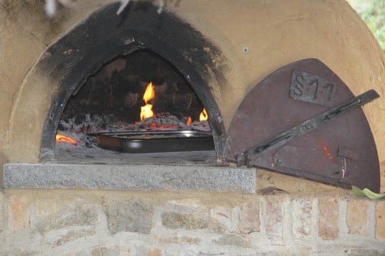 Brotbacken im Holzofen